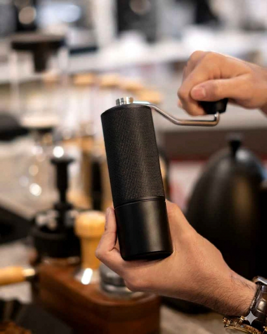 挽きたての豆がコーヒーを変える：なぜ直前に挽くのか？